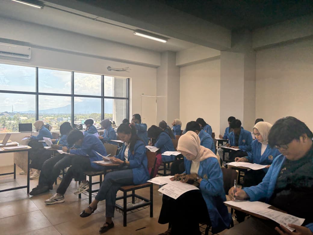 Ujian Tengah Semester Kelas 07SISE001