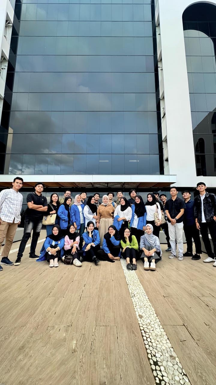 Foto bersama (KELAS 07SISE001)